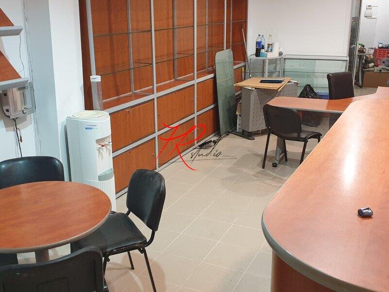 Mosilor, vanzare casa si teren.